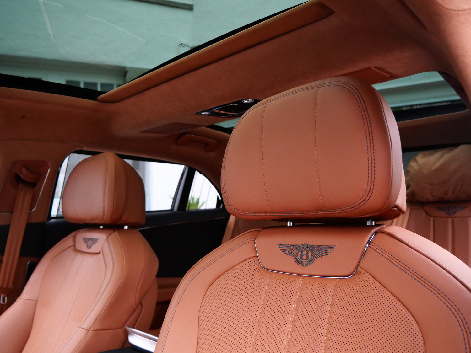 New 2026 Bentley Flying Spur V8 AWD/4WD image 19