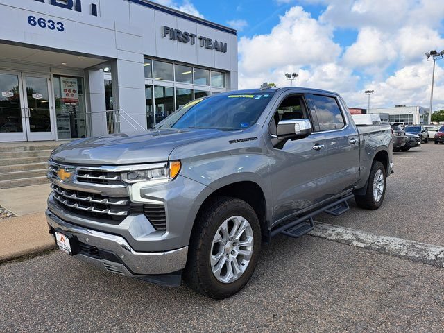 Used 2023 Chevrolet Silverado 1500 LTZ AWD/4WD image 2