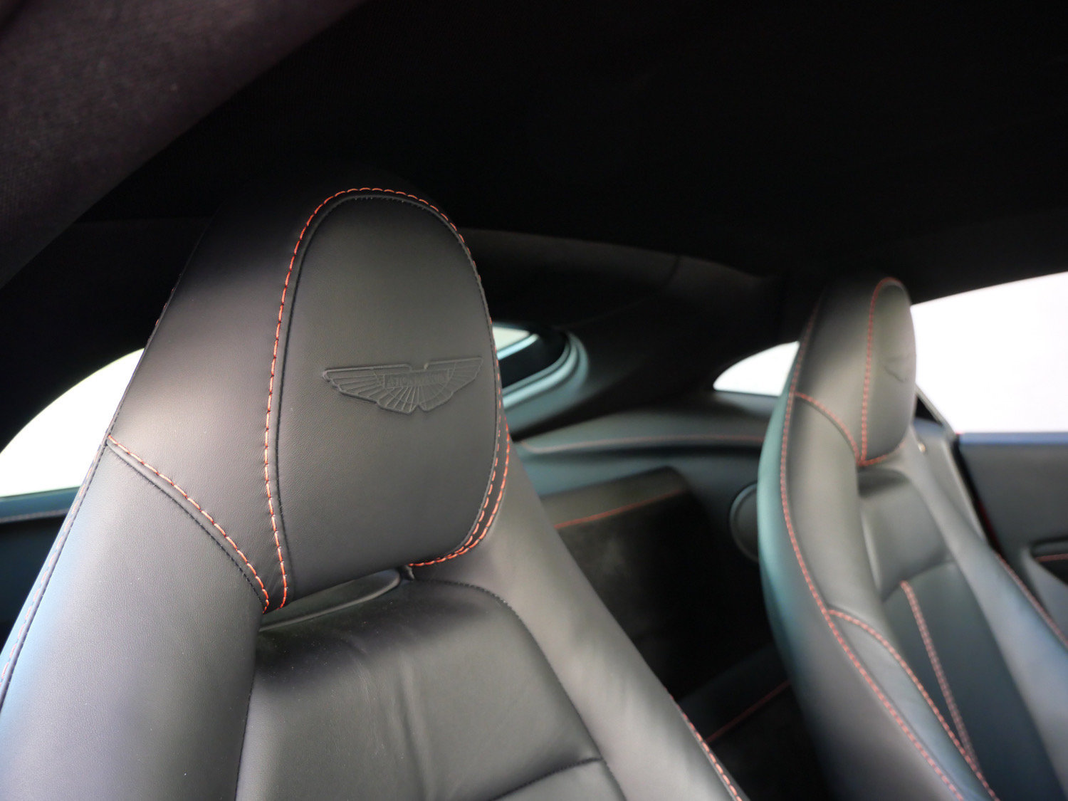 Used 2022 Aston Martin V8 Vantage Coupe RWD image 5