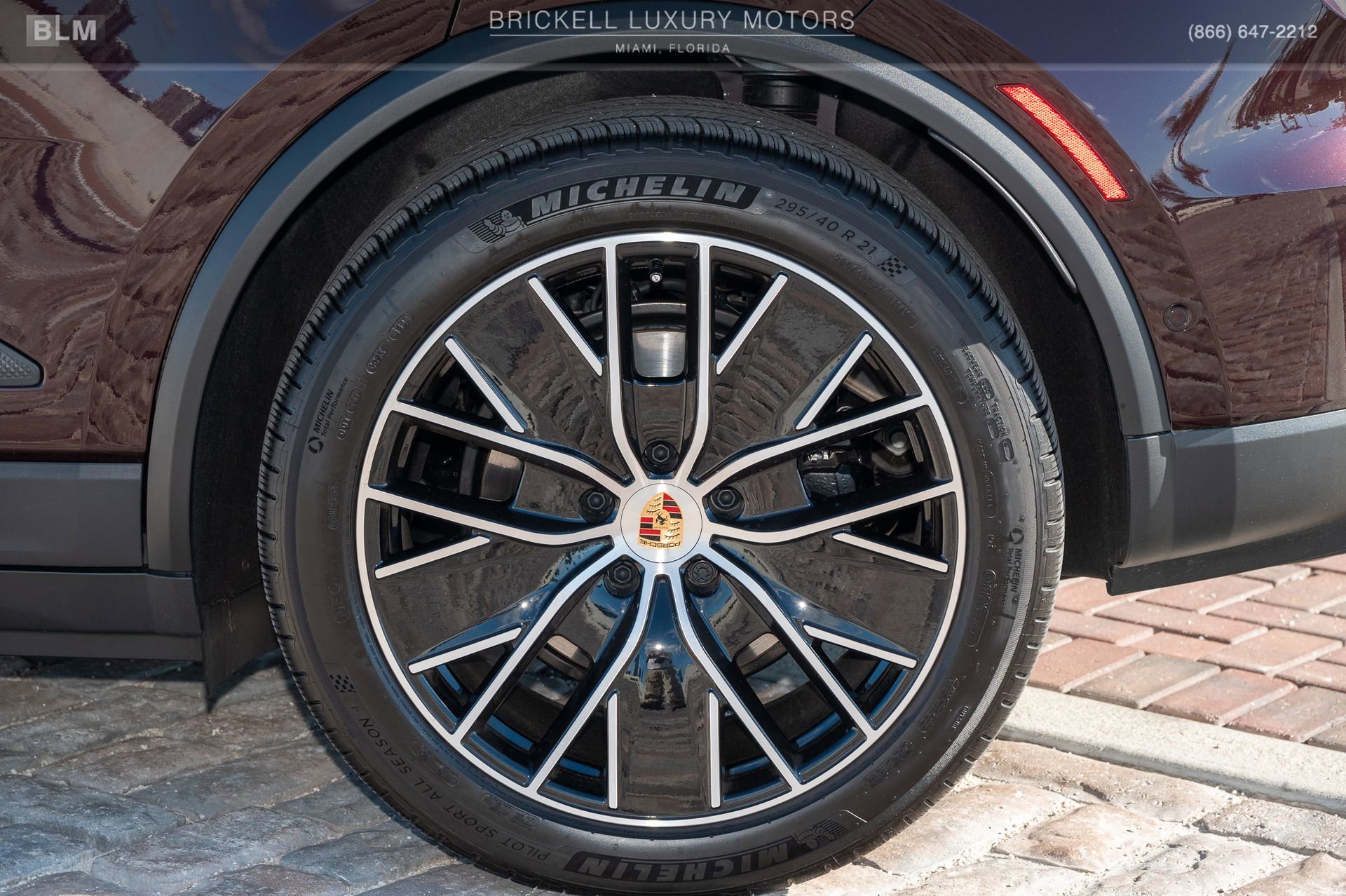 Used 2025 Porsche Macan 4 Electric image 43