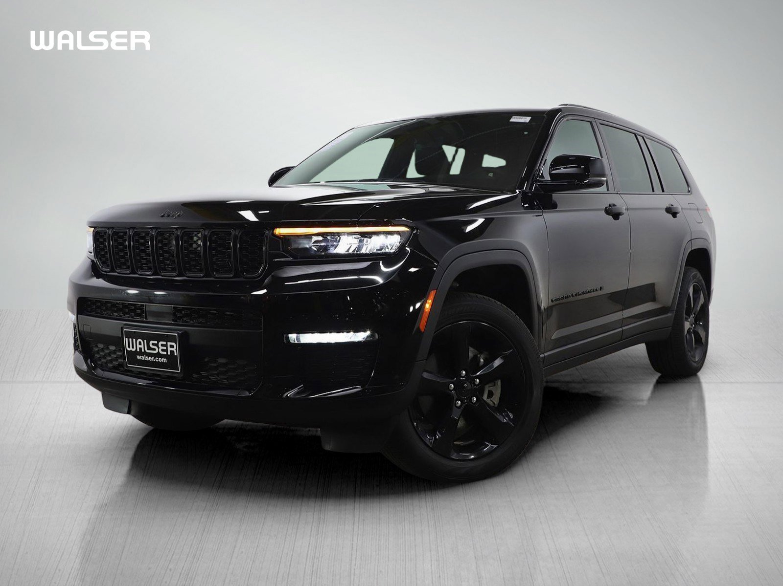 Used 2025 Jeep Grand Cherokee L Limited w/ Black Appearance Package image 1