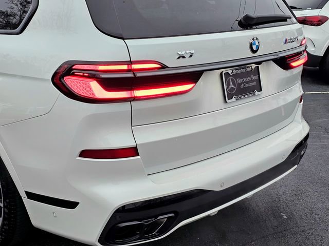 Used 2025 BMW X7 M60i image 15