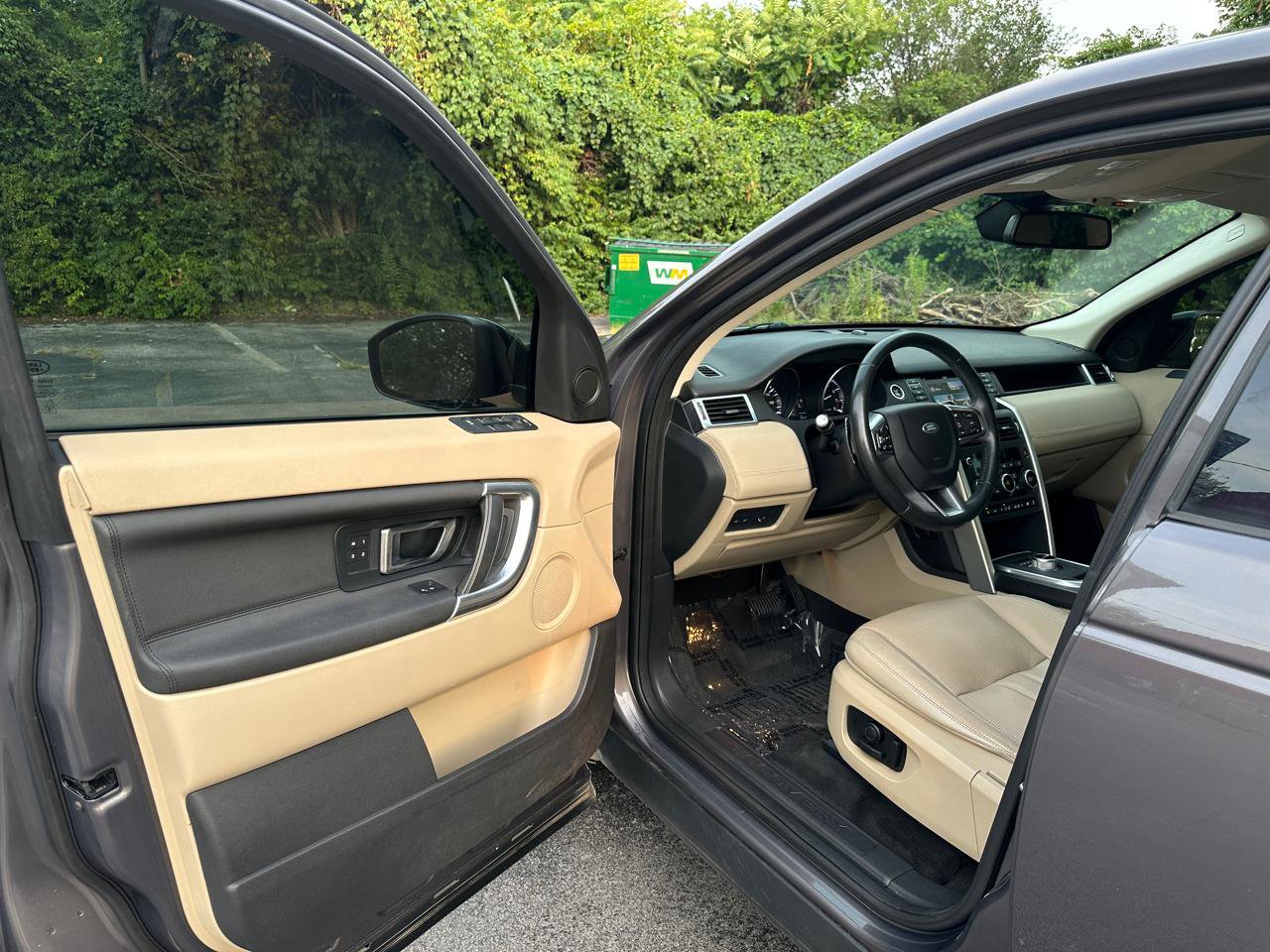 Used 2016 Land Rover Discovery Sport HSE image 13