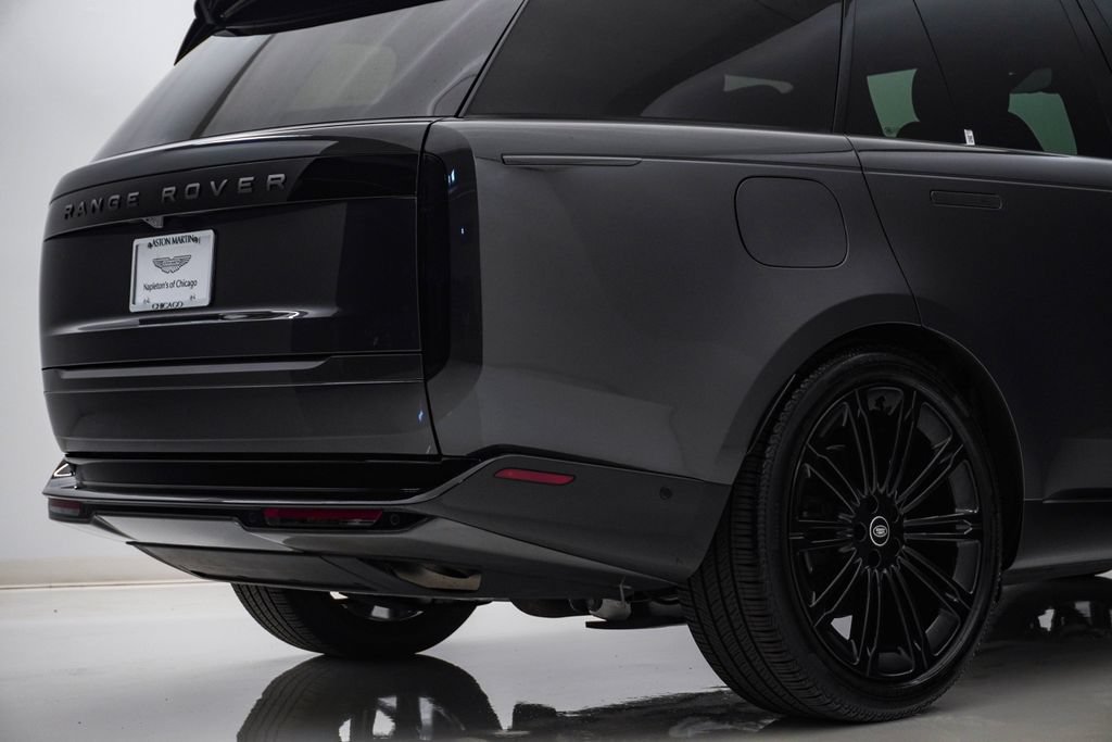 Used 2025 Land Rover Range Rover SE AWD/4WD image 12