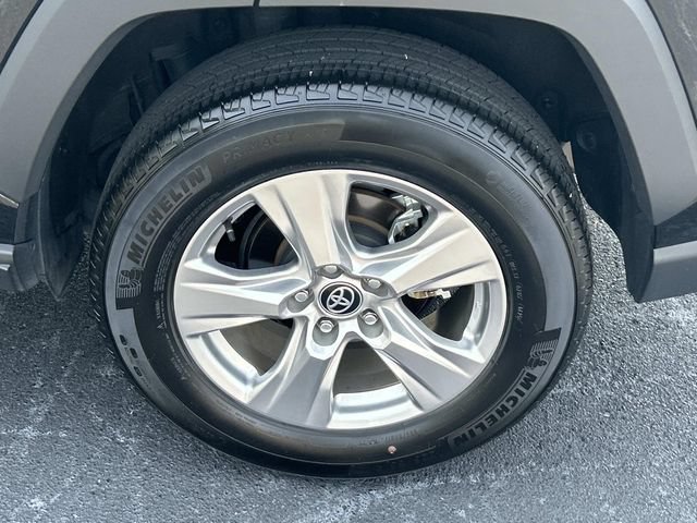 Used 2025 Toyota RAV4 XLE AWD/4WD image 13
