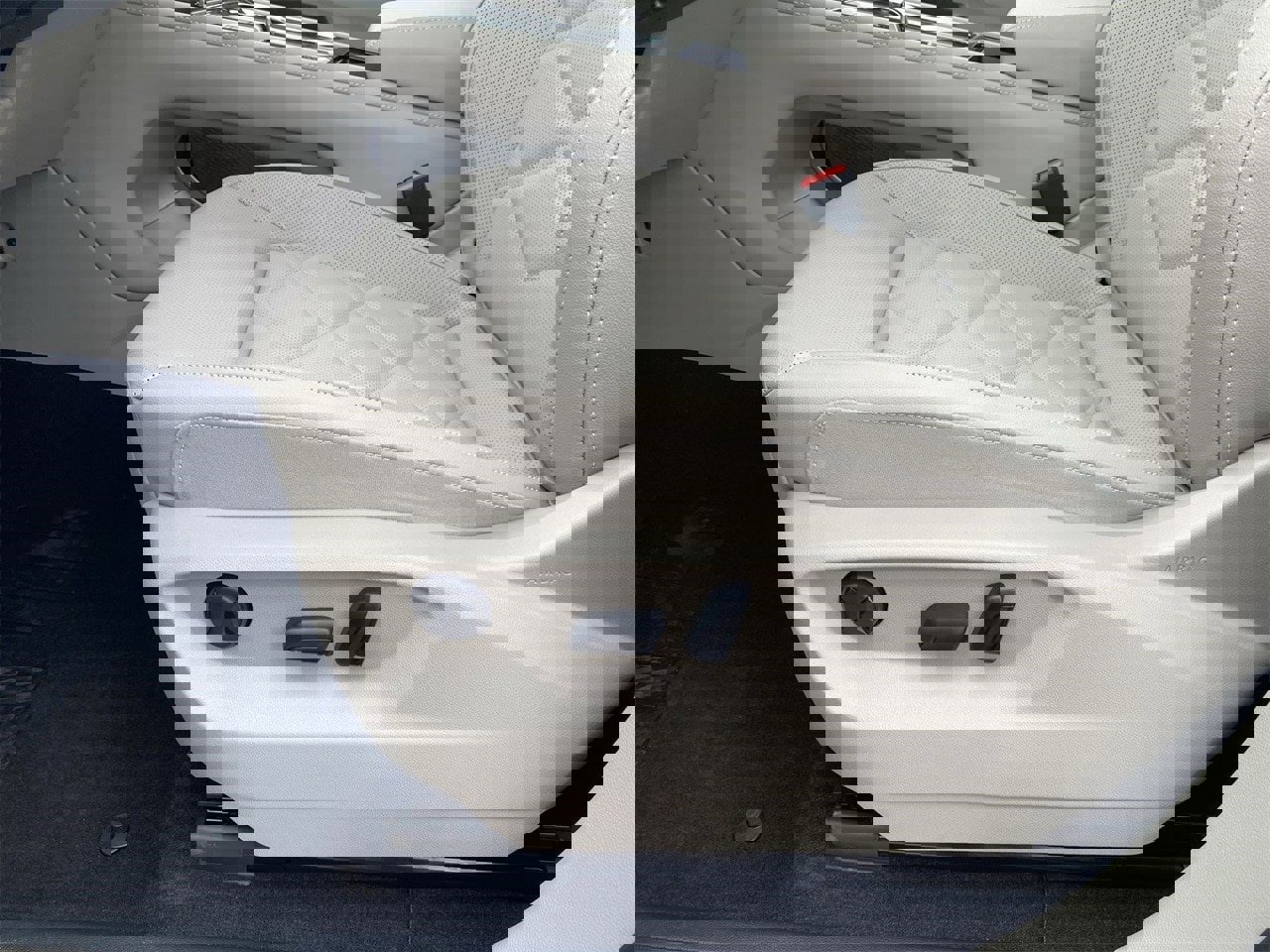 New 2026 Volkswagen Atlas SE image 16