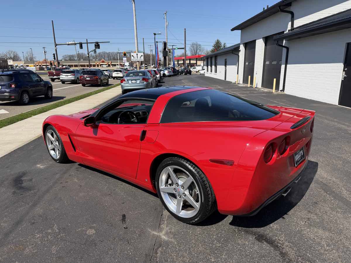 Used 2006 Chevrolet Corvette Coupe w/ Preferred Equipment Group image 3