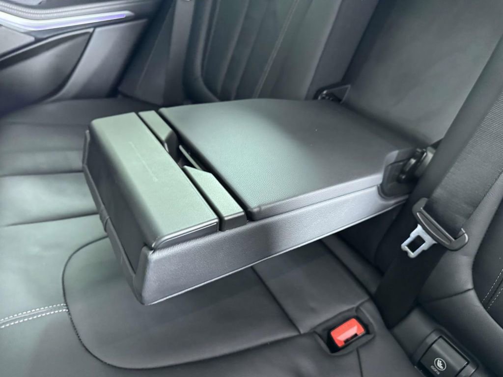 Used 2021 BMW X5 xDrive40i w/ Premium Package image 34