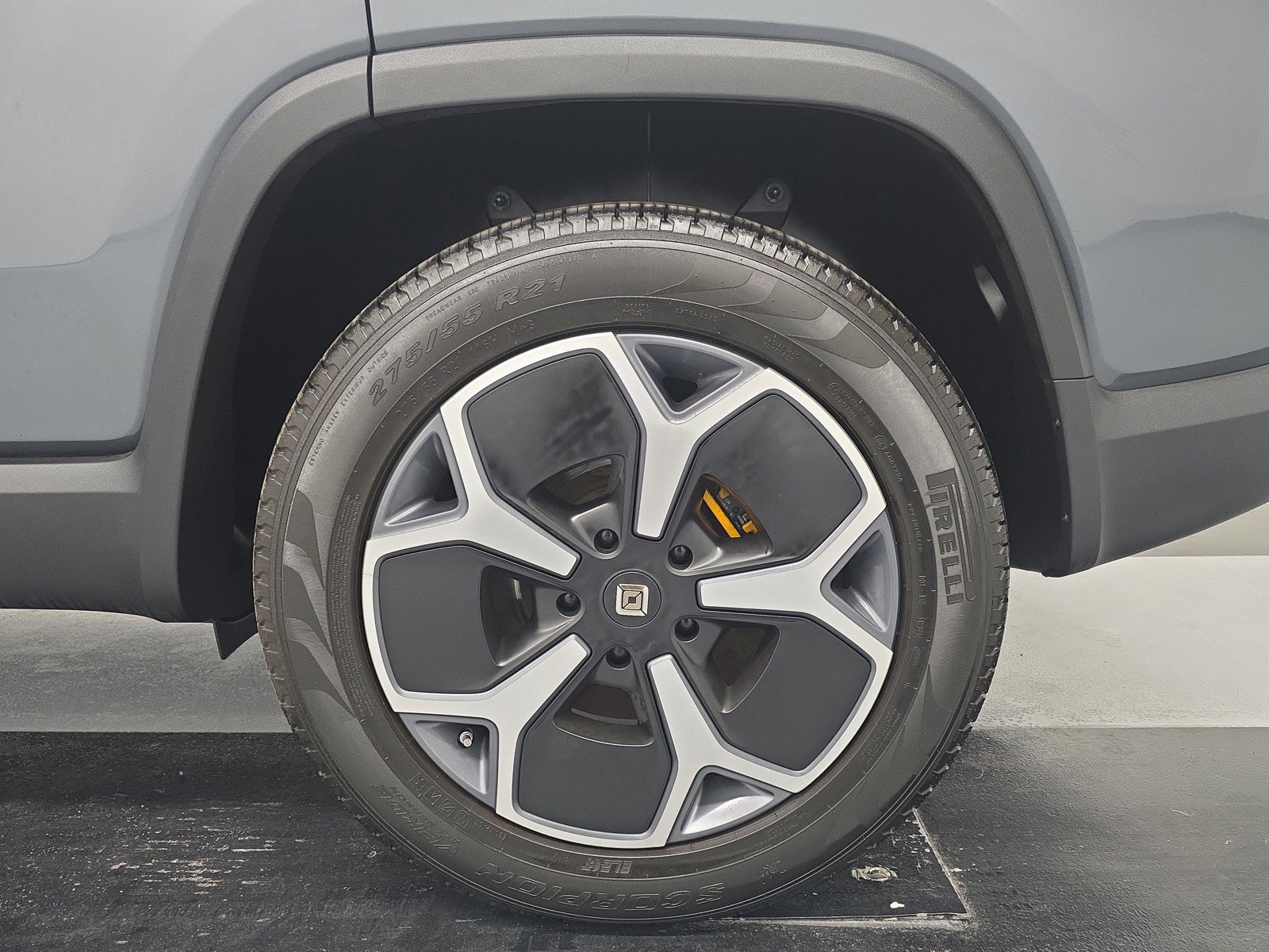 Used 2023 Rivian R1S Adventure AWD/4WD image 10