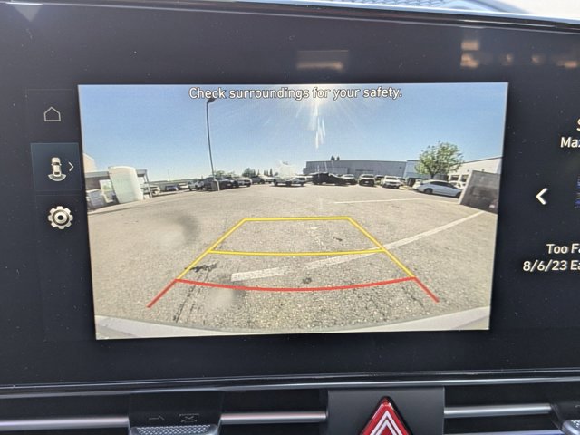 Used 2025 Hyundai Elantra Limited image 13