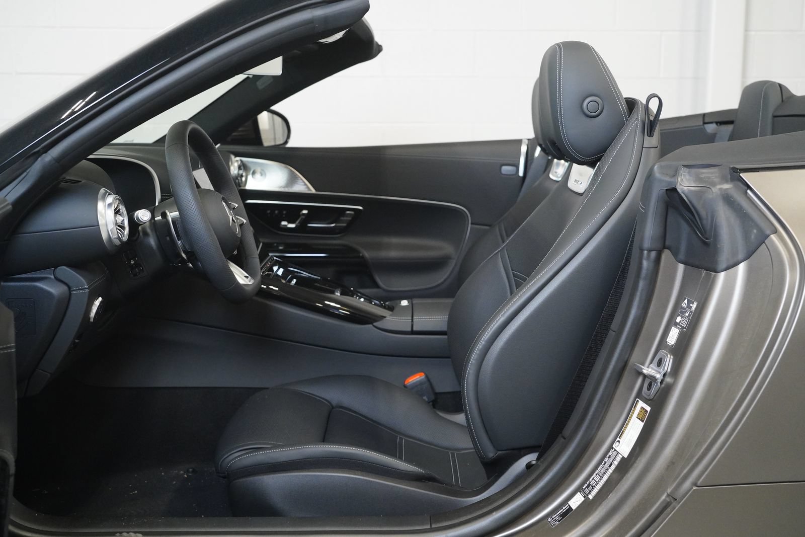 New 2026 Mercedes-Benz SL 63 AMG S e Performance 4MATIC image 17