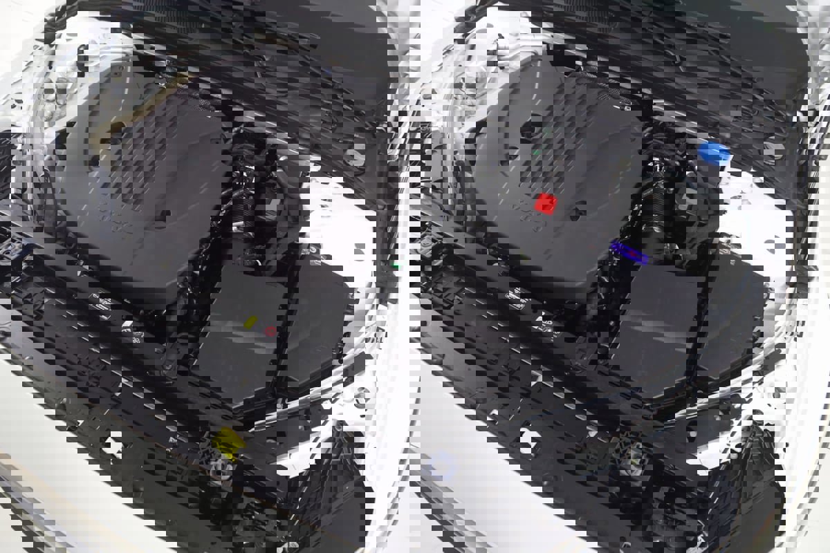 Used 2024 Volvo V60 B5 Cross Country Plus image 21