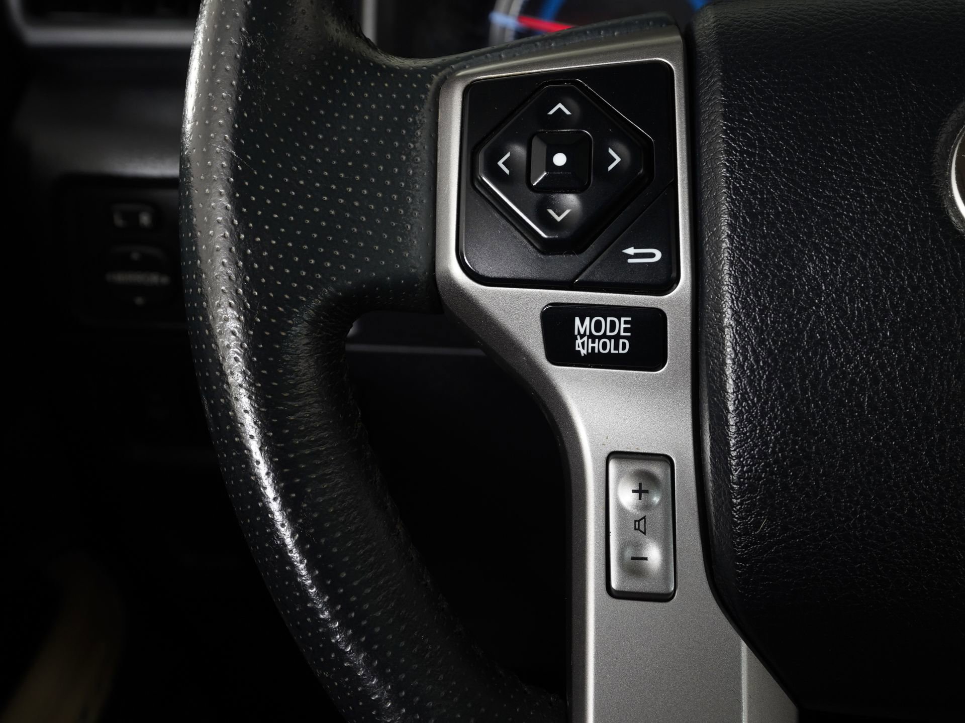 Used 2018 Toyota 4Runner Limited RWD image 18