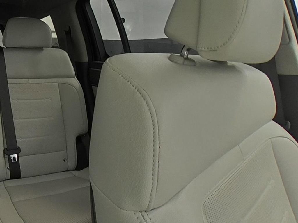 Used 2025 Hyundai Santa Fe Limited image 29