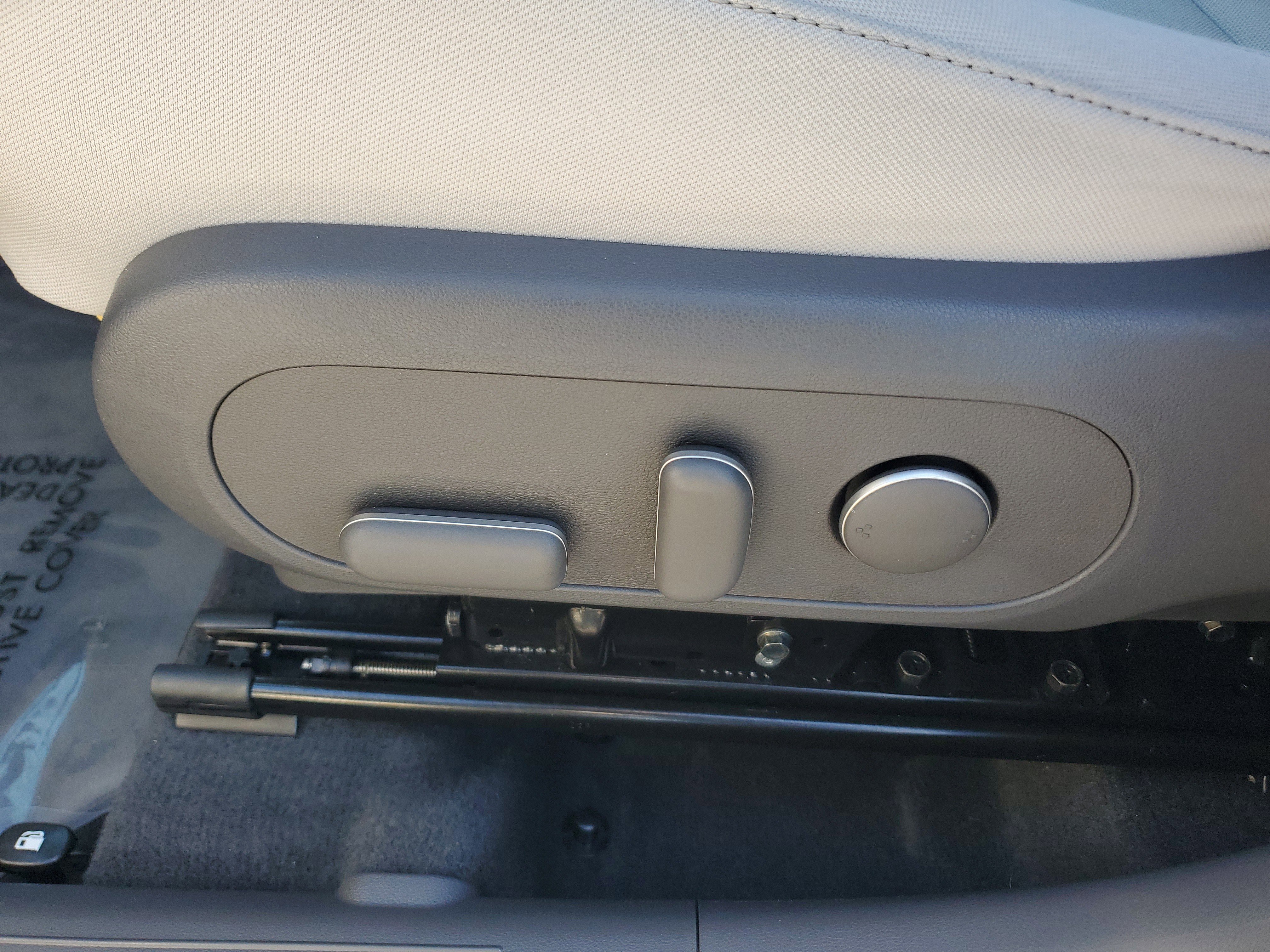 Used 2024 Hyundai Kona SEL image 11