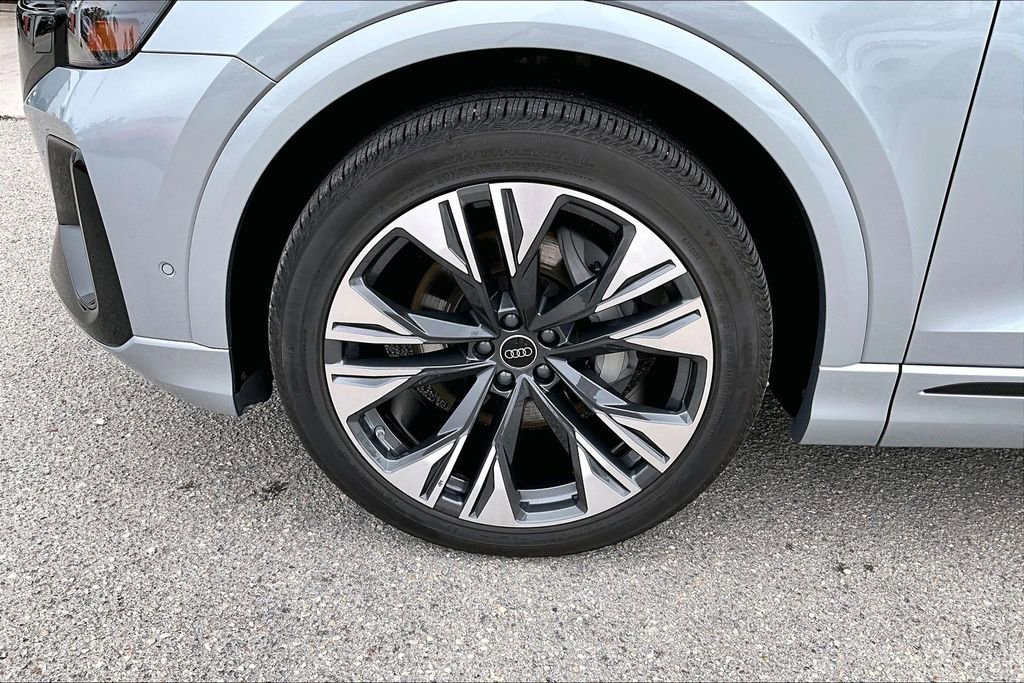 Used 2025 Audi Q8 Premium Plus w/ Premium Plus Package image 13