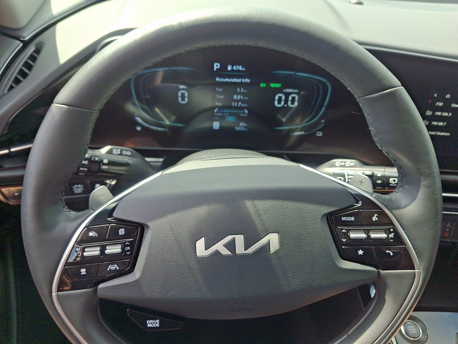 Used 2025 Kia Niro SX Touring FWD image 20