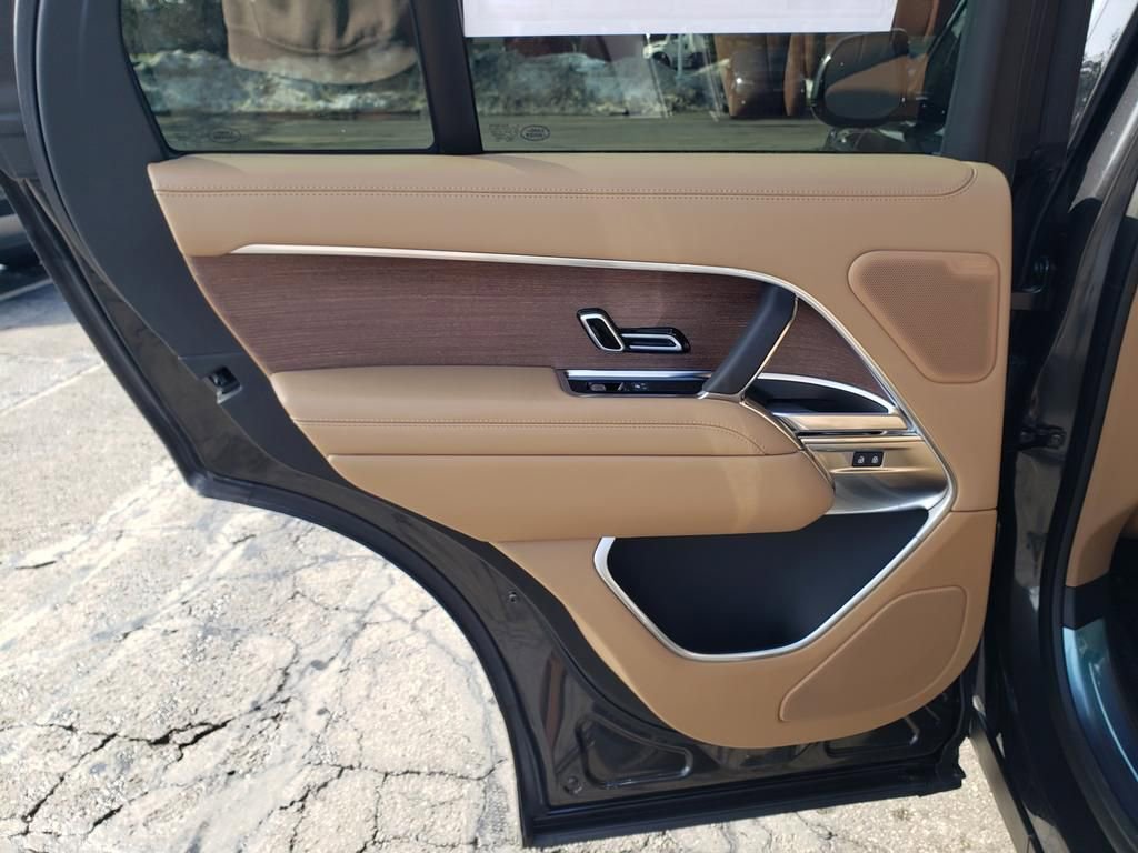 New 2026 Land Rover Range Rover SE image 12