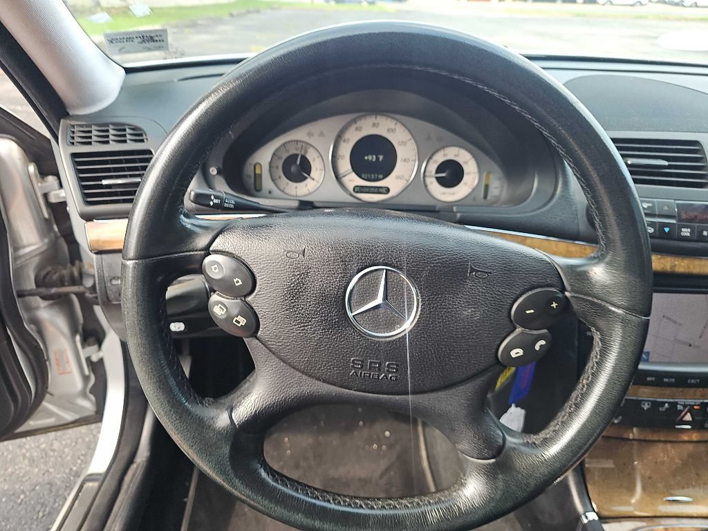 Used 2008 Mercedes-Benz E 550 Sedan image 35