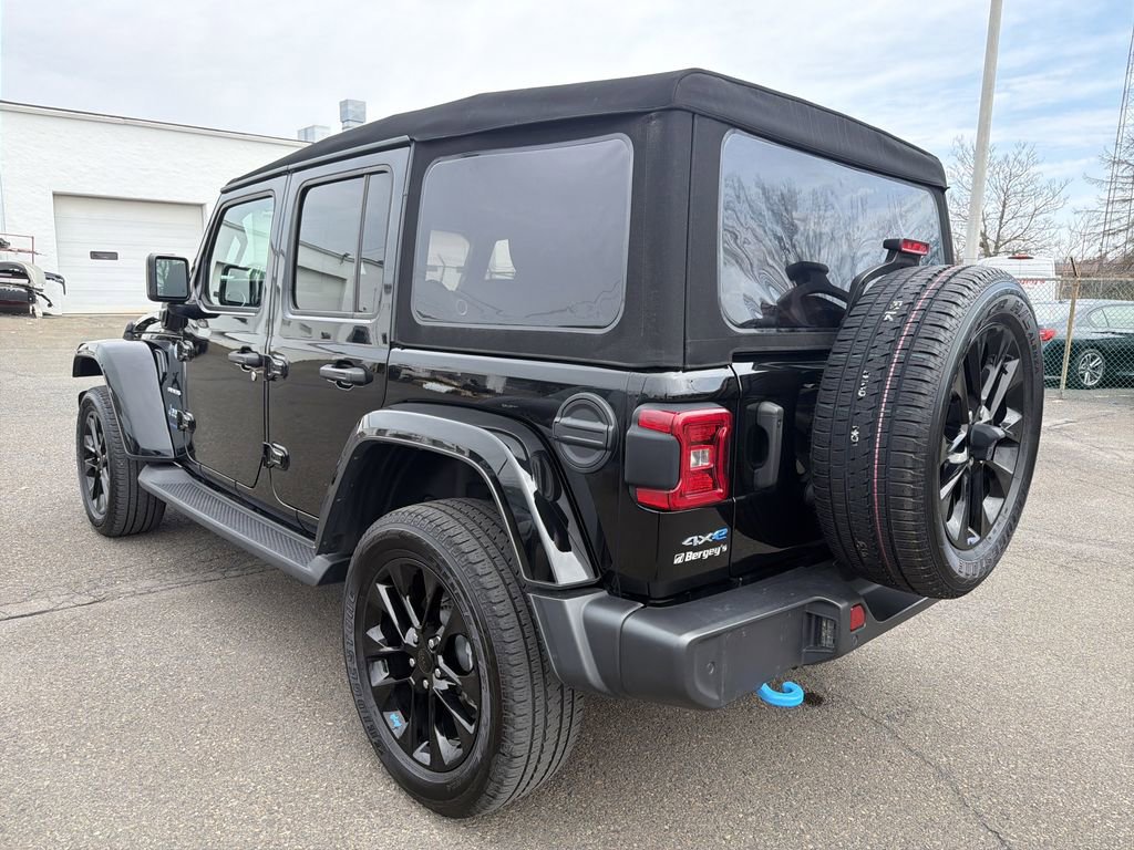 Used 2023 Jeep Wrangler Unlimited Sahara w/ Cold Weather Group AWD/4WD image 3