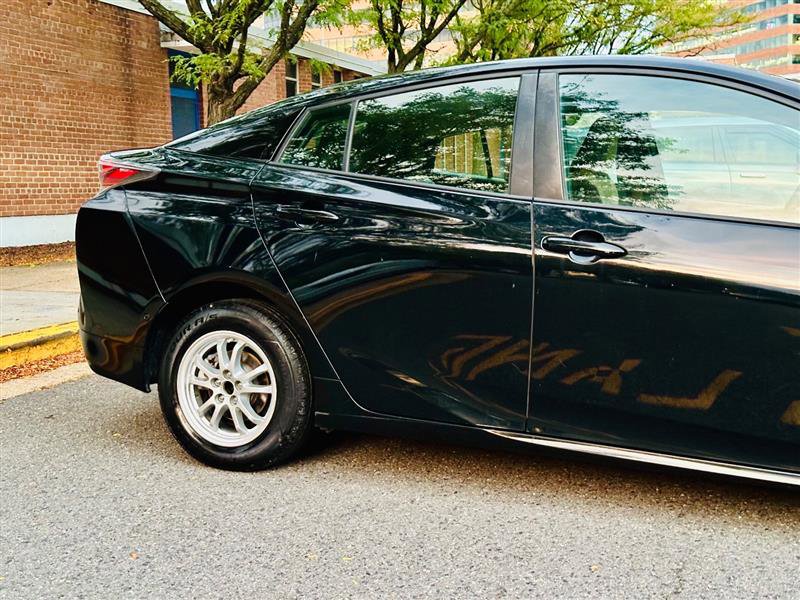 Used 2018 Toyota Prius Two image 9