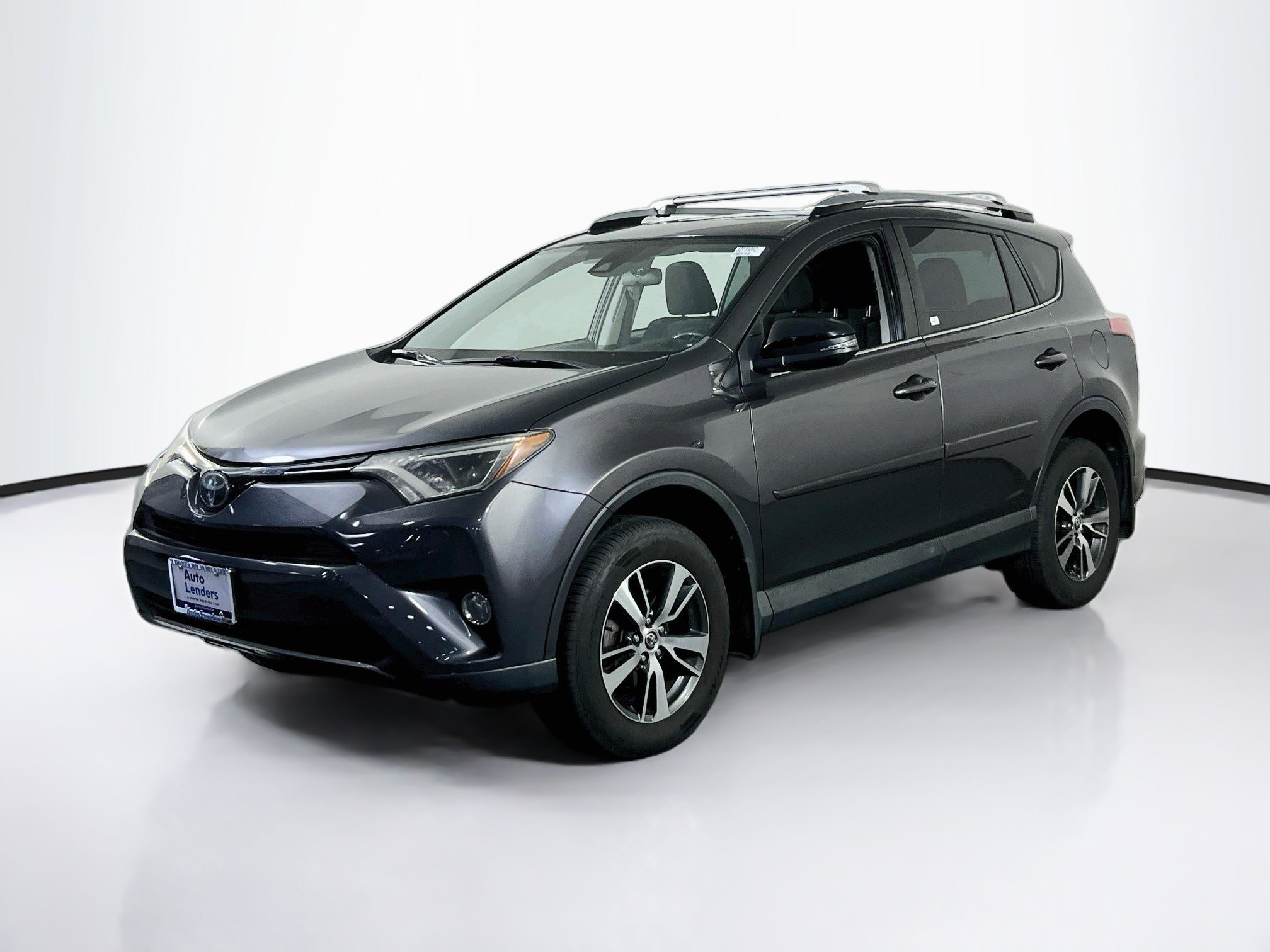 Used 2018 Toyota RAV4 XLE w/ Plus Extra Value Package AWD/4WD image 1