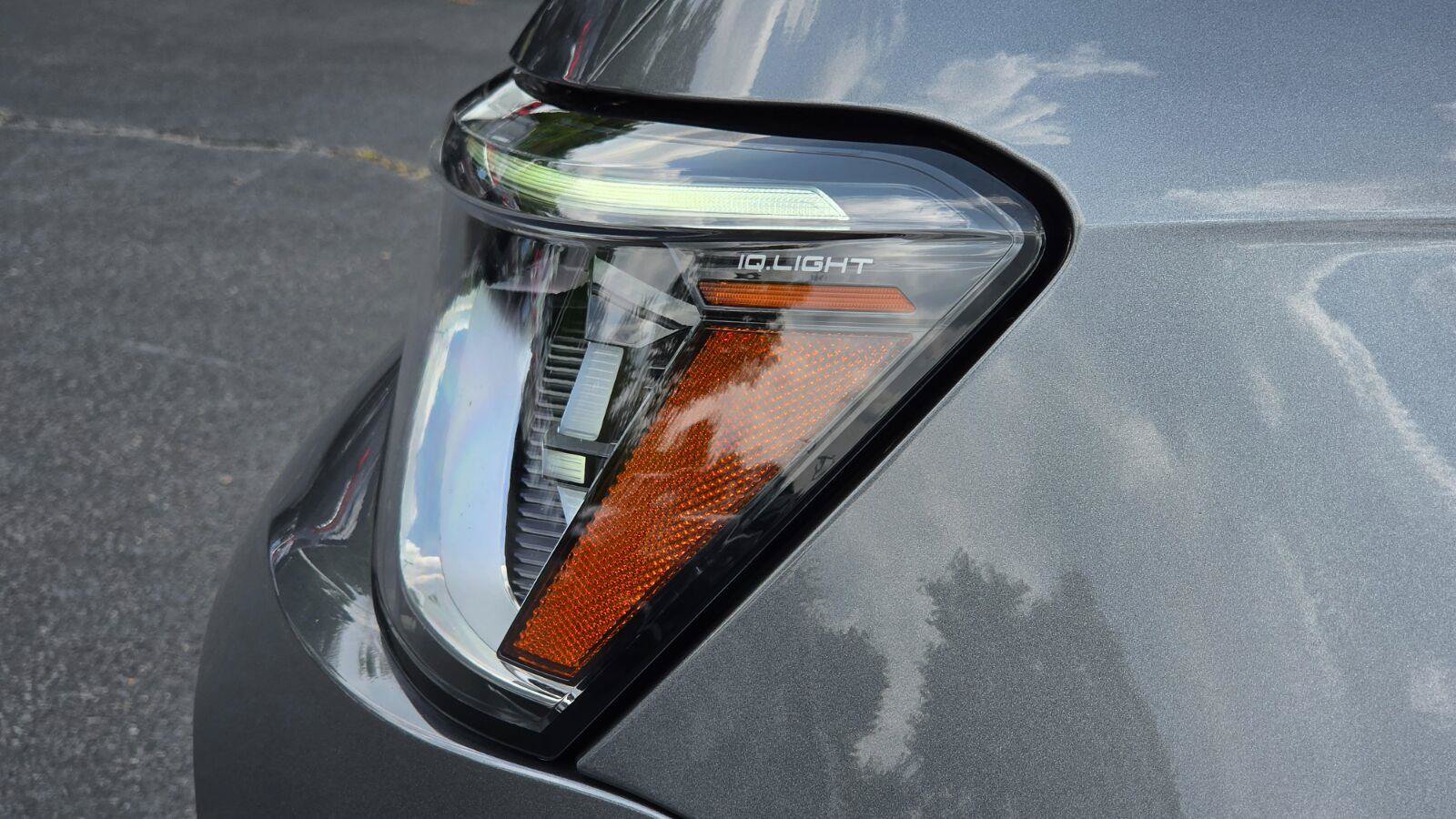 Certified 2025 Volkswagen Taos SEL AWD/4WD image 11