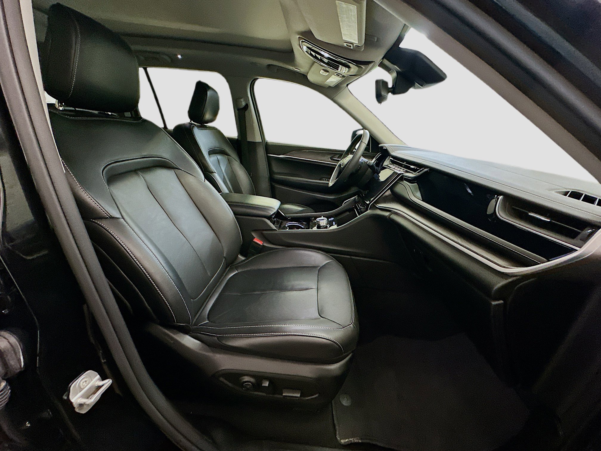 Used 2022 Jeep Grand Cherokee Limited 4xe w/ MOPAR Finishing Package image 34