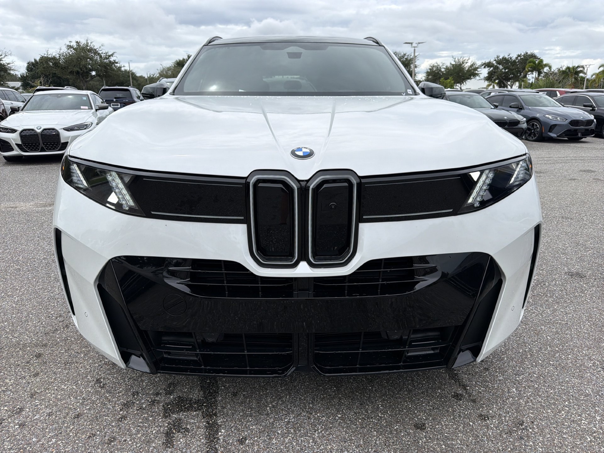 New 2027 BMW X5 xDrive50e w/ M Sport Professional Package AWD/4WD image 2