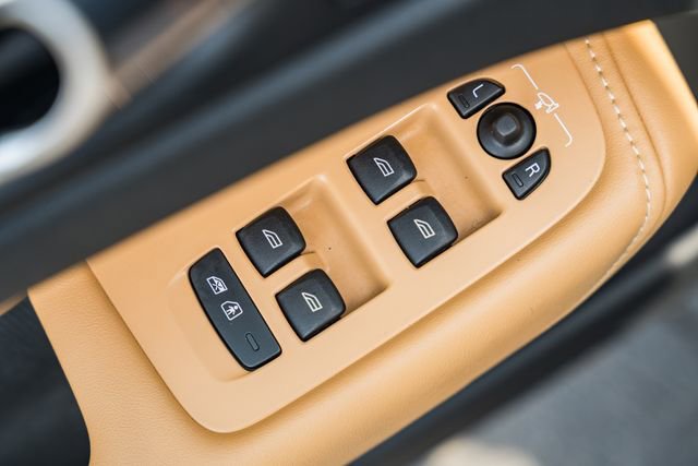 Used 2023 Volvo XC60 B5 Ultimate w/ Climate Package image 38