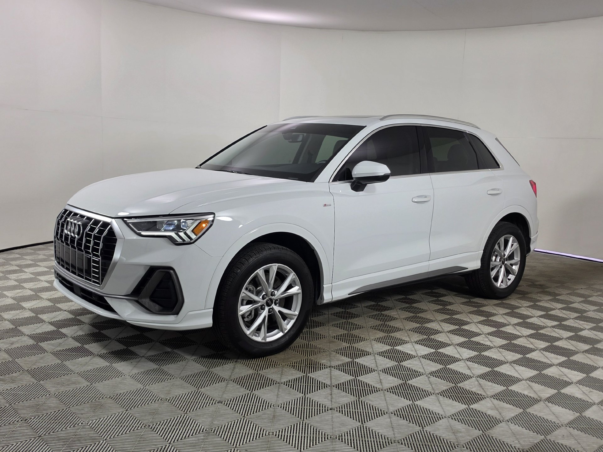 Used 2025 Audi Q3 2.0T Premium AWD/4WD image 37