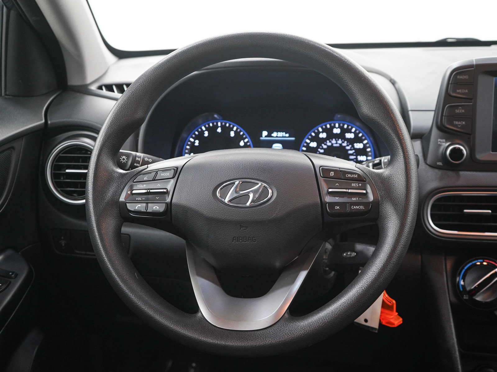 Used 2018 Hyundai Kona SE AWD/4WD image 16