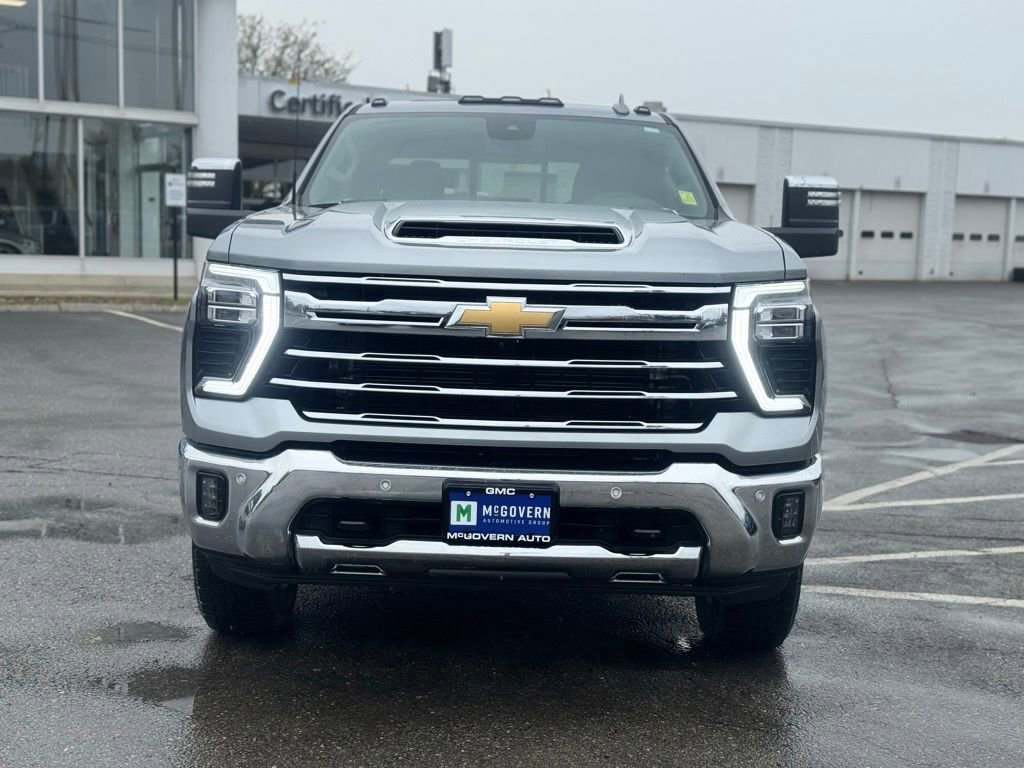 Used 2024 Chevrolet Silverado 2500 LTZ w/ LTZ Plus Package AWD/4WD image 9