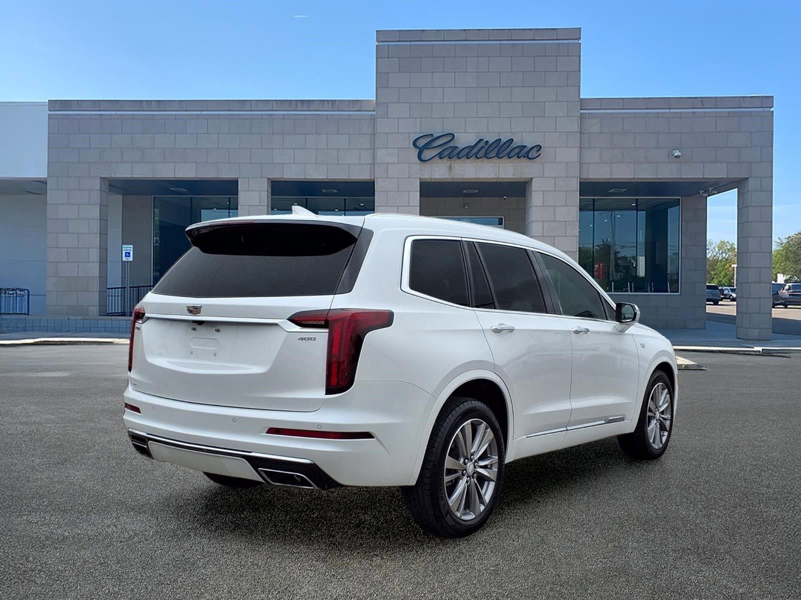 Used 2023 Cadillac XT6 Premium Luxury AWD/4WD image 5