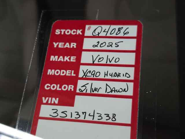 Used 2025 Volvo XC90 B5 Plus image 42