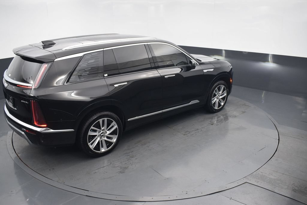 Certified 2026 Cadillac Vistiq Luxury w/ LPO, Floor Liner Package AWD/4WD image 44