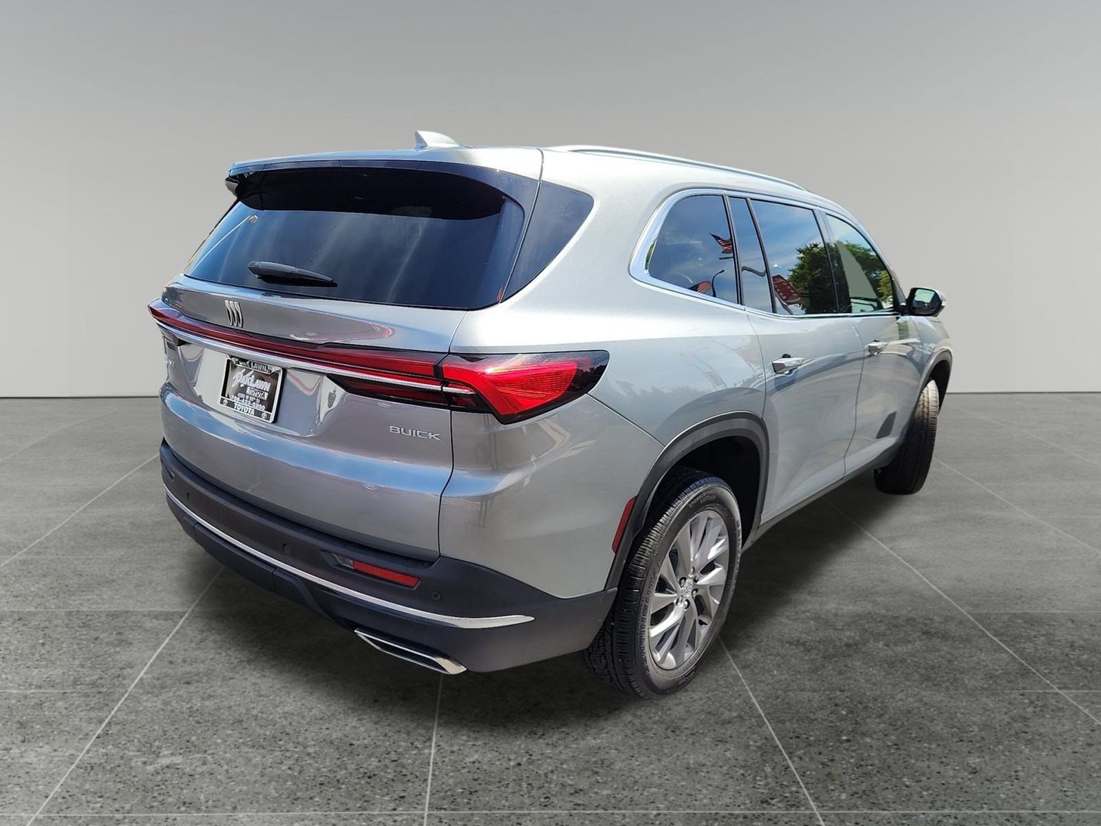 Used 2026 Buick Enclave Preferred AWD/4WD image 7