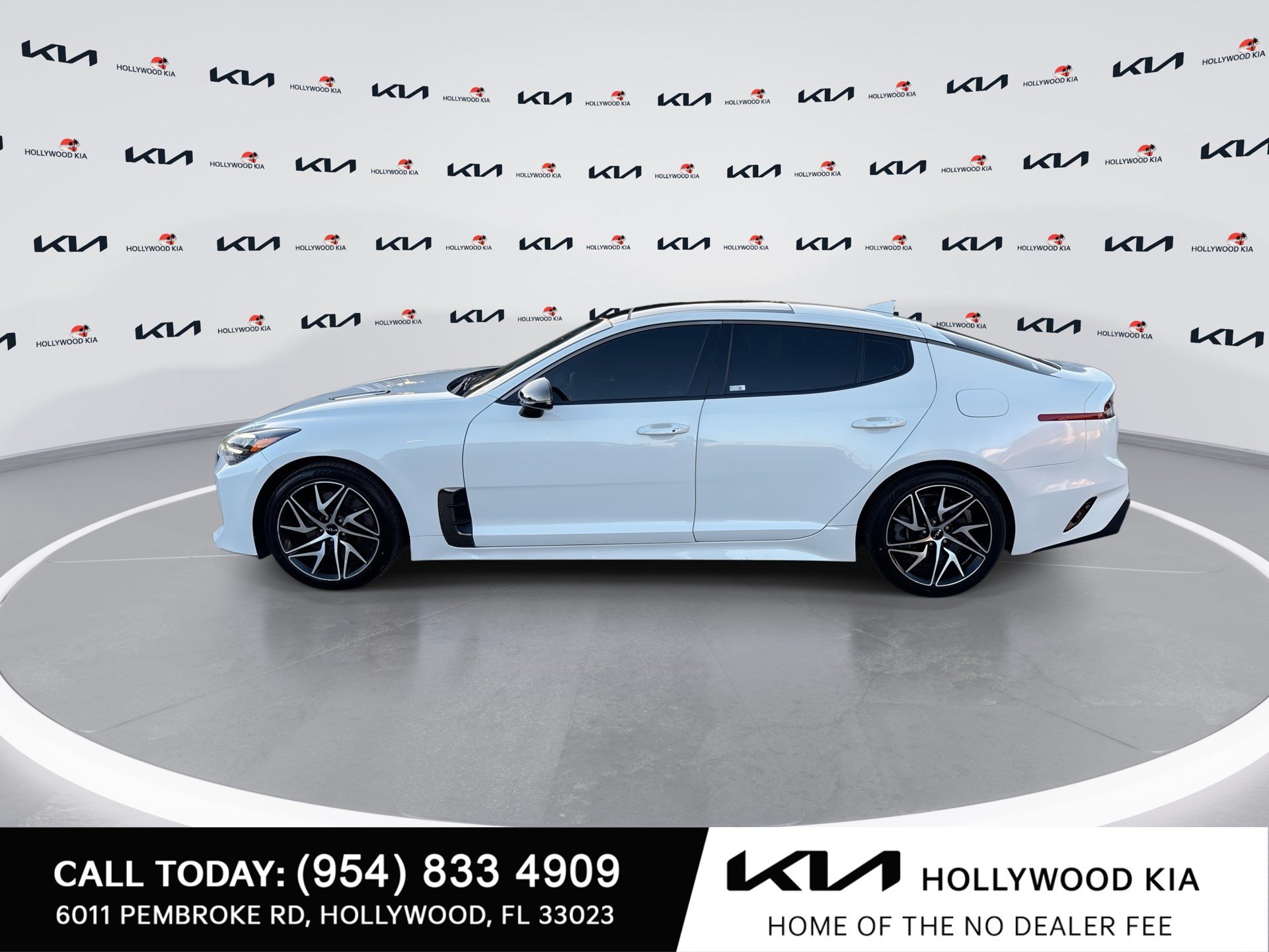 Used 2022 Kia Stinger GT-Line w/ Sun & Sound Package RWD image 5