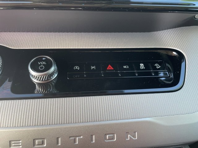 New 2025 Ford Expedition Active image 16