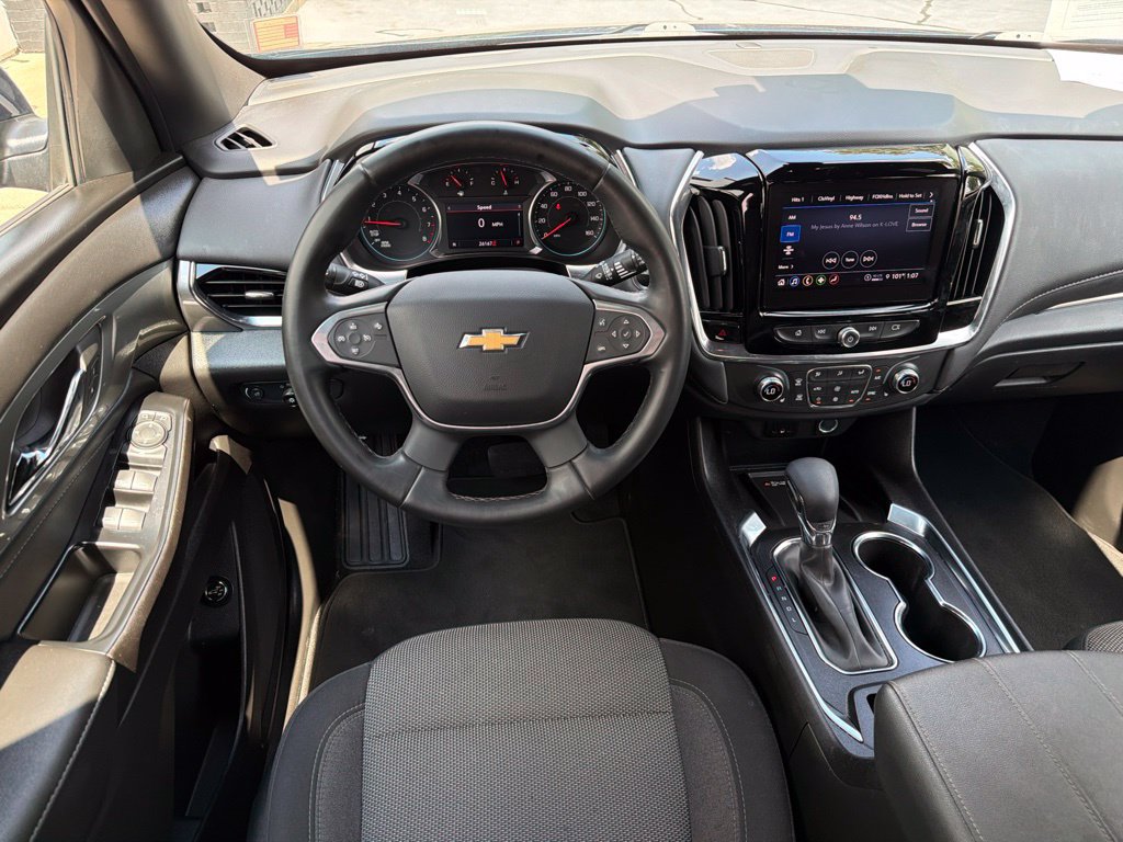 Used 2023 Chevrolet Traverse LT FWD image 6