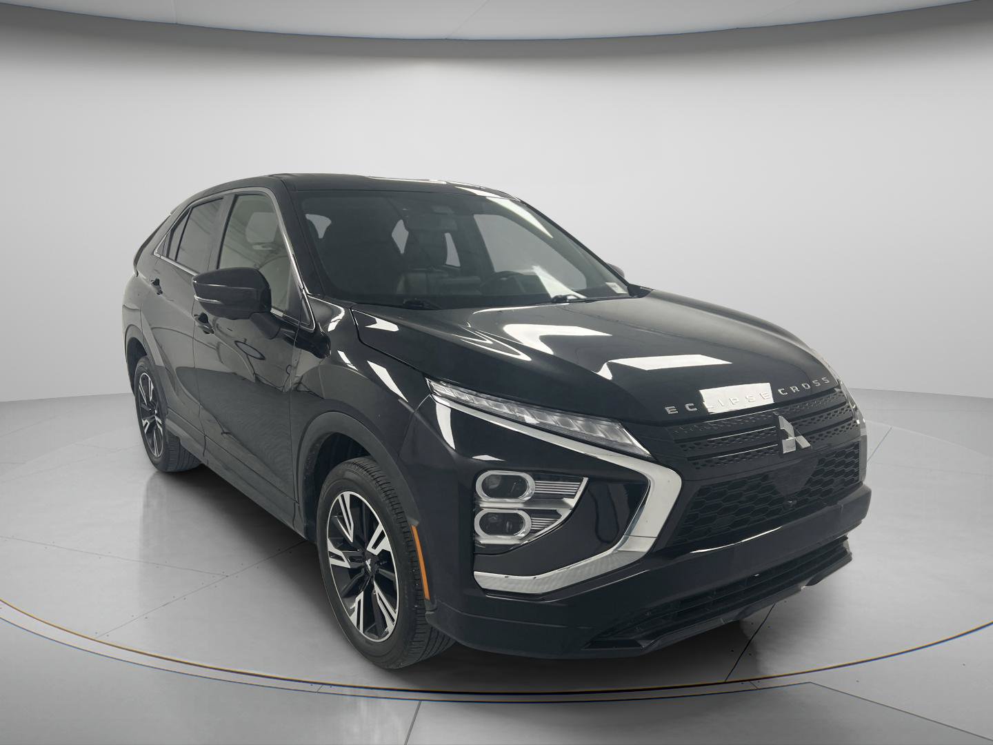 Used 2024 Mitsubishi Eclipse Cross SE AWD/4WD image 2