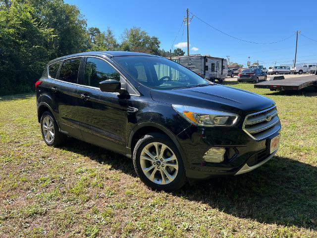 Used 2019 Ford Escape SE image 2