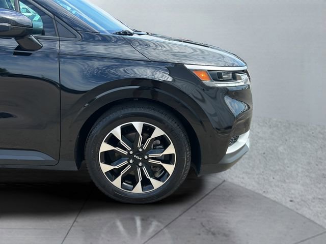 Used 2024 Kia Carnival EX image 31