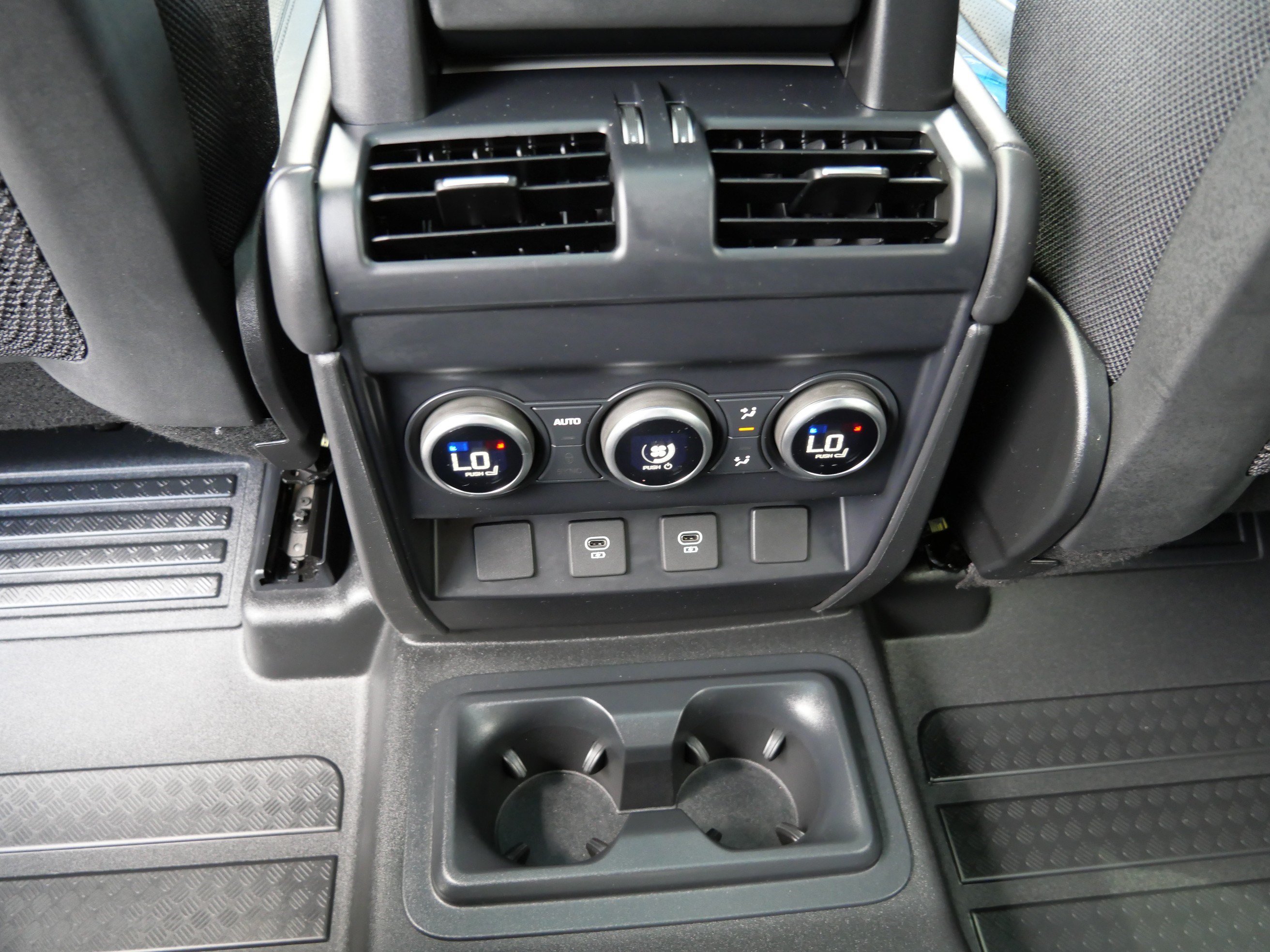 Certified 2025 Land Rover Defender 130 X AWD/4WD image 18