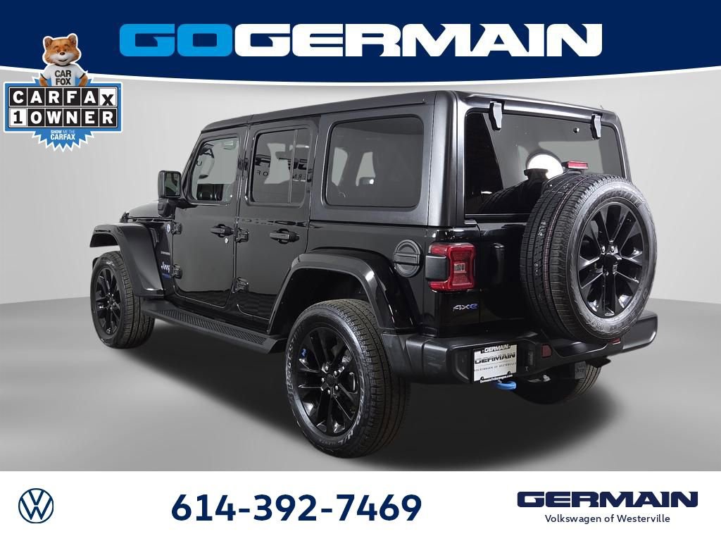 Used 2022 Jeep Wrangler Unlimited Sahara w/ Cold Weather Group AWD/4WD image 11