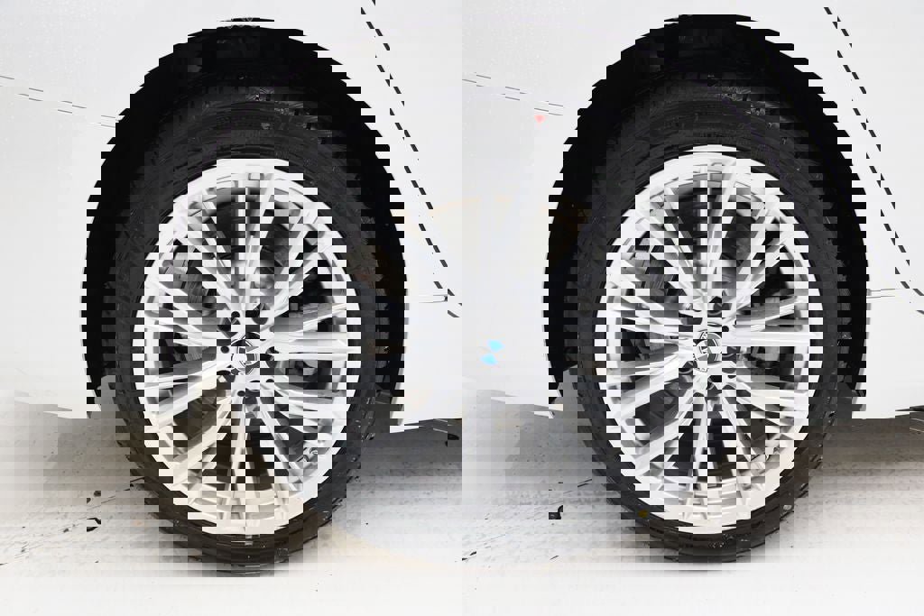 Used 2024 BMW 330i xDrive Sedan w/ Convenience Package image 10