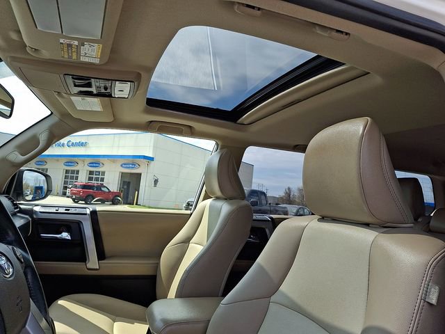 Used 2016 Toyota 4Runner SR5 Premium image 17