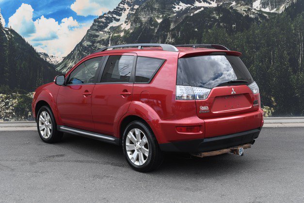 Used 2012 Mitsubishi Outlander SE AWD/4WD image 9