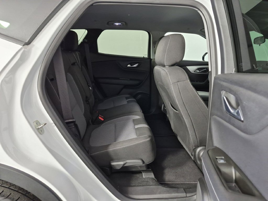 Used 2025 Chevrolet Blazer LT AWD/4WD image 32