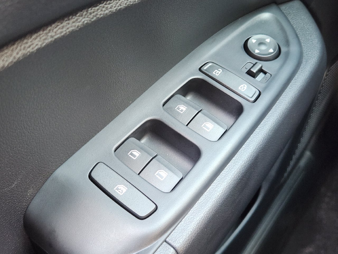New 2026 Hyundai Venue SE FWD image 19